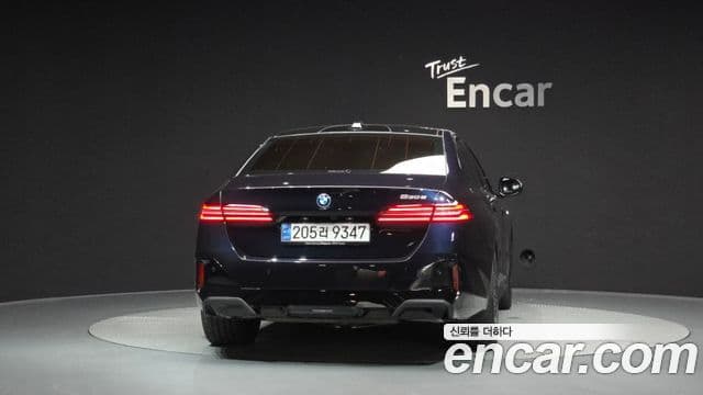 BMW 5시리즈 (G60) 530e M Sport, 2024 все фото