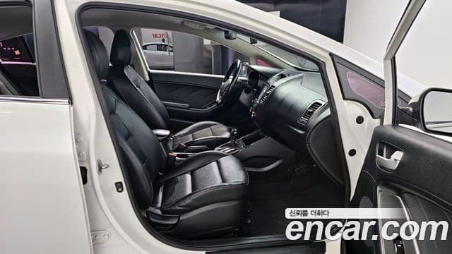 Kia K3 Trendy, 2013 10