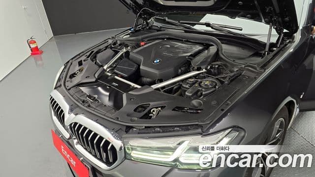 BMW 5시리즈 (G30) 520i M Sport, 2023 все фото