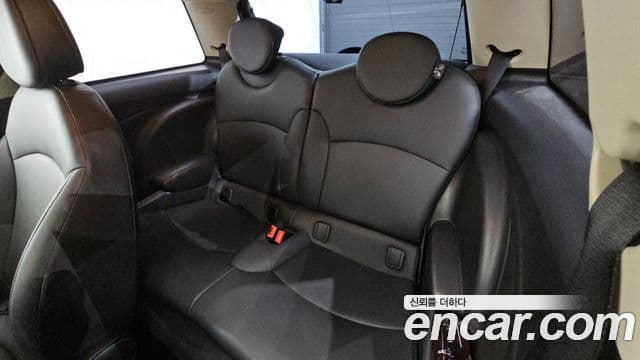 Mini Cooper SE, 2012 11