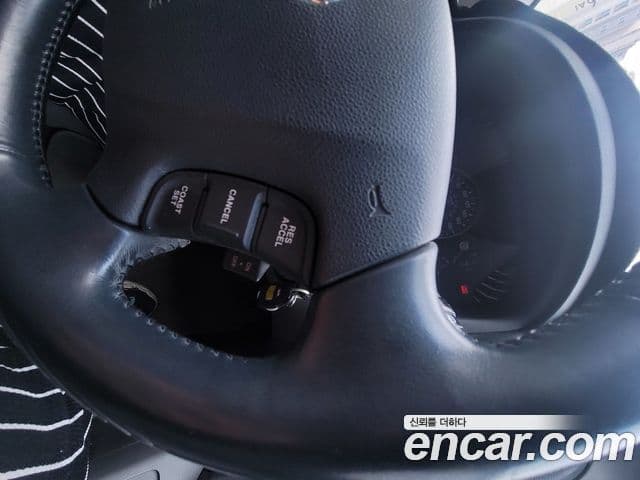 Kia 뉴카렌스 Rondo(экспортная версия), 2008 13