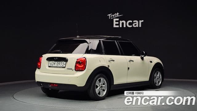 Mini Cooper D 3세대, 2016 2