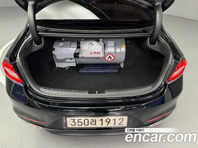 Hyundai Grandeur IG 3.0 LPi Modern (арендный автомобиль), 2018 15