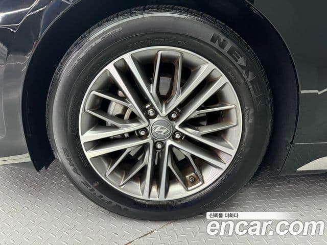 Hyundai Grandeur IG 3.0 LPi Modern (арендный автомобиль), 2018 17