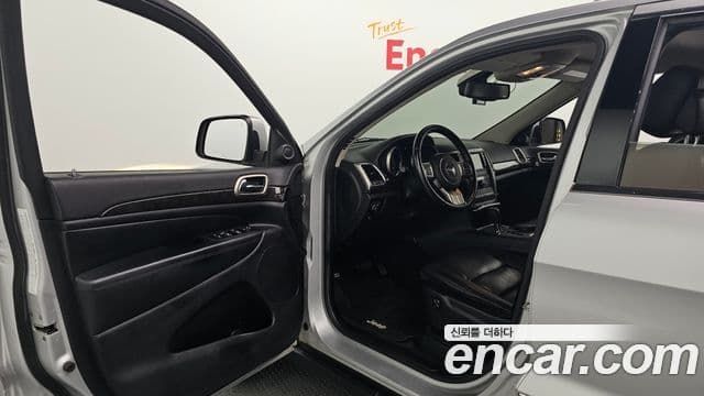 Jeep Grand Cherokee WK2, 2011 10