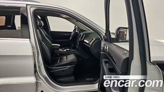 Jeep Grand Cherokee WK2, 2011 16