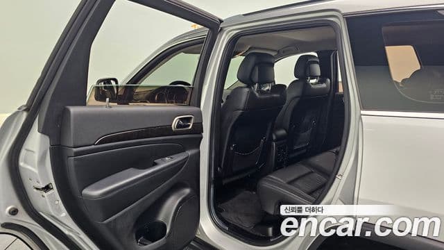 Jeep Grand Cherokee WK2, 2011 18