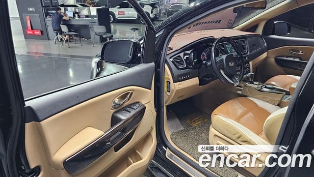 Kia All New Carnival бензин 9인승 High Limousine(компания по спецнадстройкам), 2017 10
