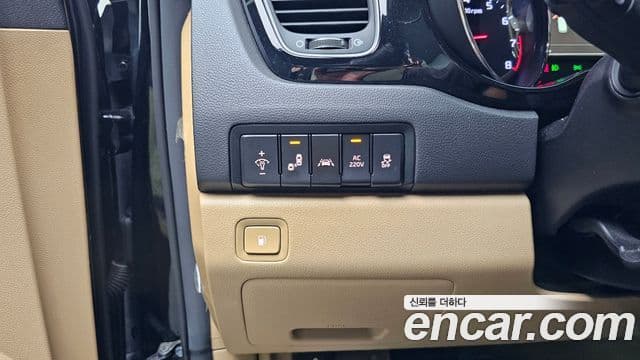 Kia All New Carnival бензин 9인승 High Limousine(компания по спецнадстройкам), 2017 14