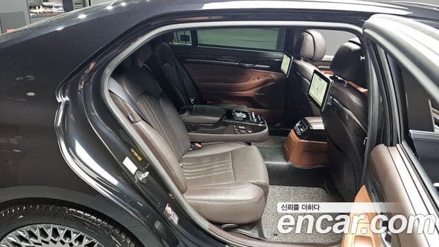 Genesis G90 Premium Luxury, 2020 11