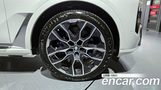 BMW X7 (G07) xDrive 40i M Sport 7인승, 2025 все фото
