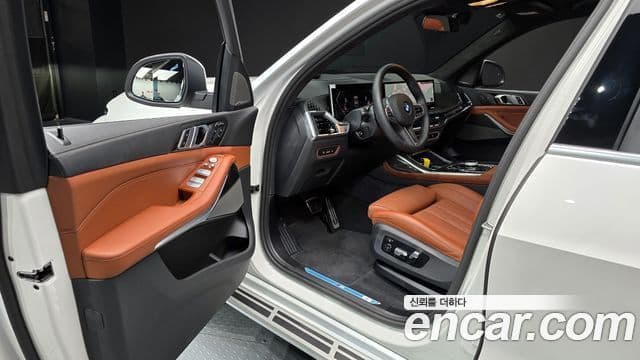BMW X7 (G07) xDrive 40i M Sport 7인승, 2025 10
