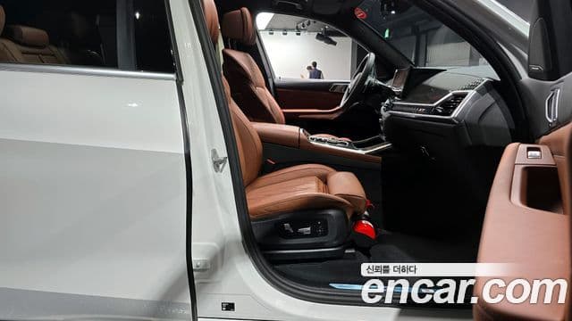 BMW X7 (G07) xDrive 40i M Sport 7인승, 2025 11