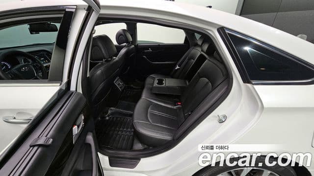 Hyundai LF Sonata 1.7 дизель Smart, 2016 11