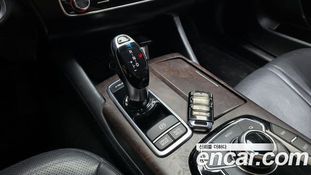 Kia K9 President, 2013 9