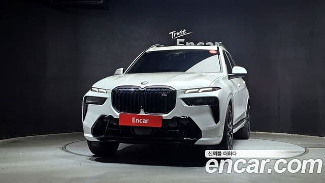 BMW X7 (G07) xDrive 40i M Sport 6인승, 2023 3