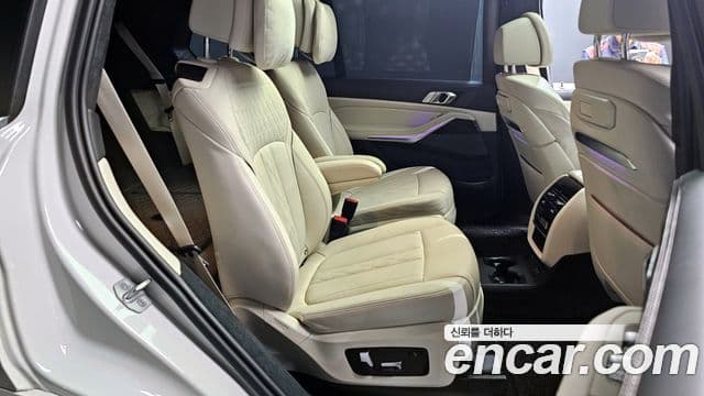 BMW X7 (G07) xDrive 40i M Sport 6인승, 2023 12
