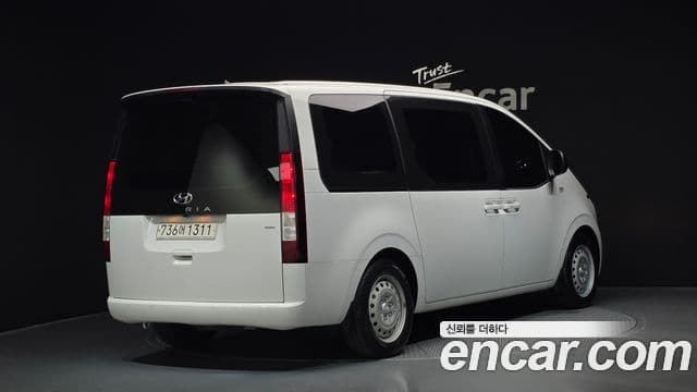 Hyundai Staria Smart, 2022 2