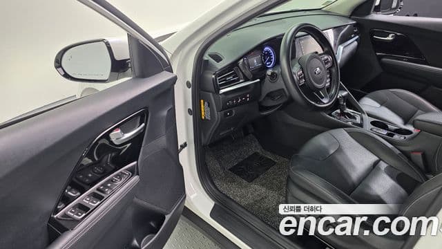 Kia The / новый New Niro Prestige, 2020 11