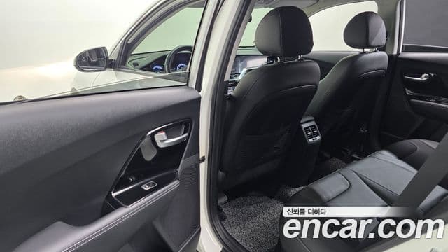 Kia The / новый New Niro Prestige, 2020 18