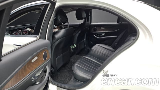 Mercedes-Benz E-класс W213 Exclusive, 2020 11