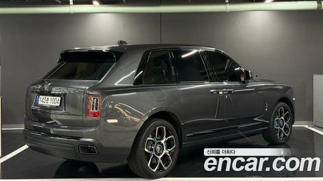 Rolls-Royce Cullinan 6.7 V12 чёрный эмблема, badge, 2023 4