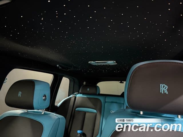 Rolls-Royce Cullinan 6.7 V12 чёрный эмблема, badge, 2023 11