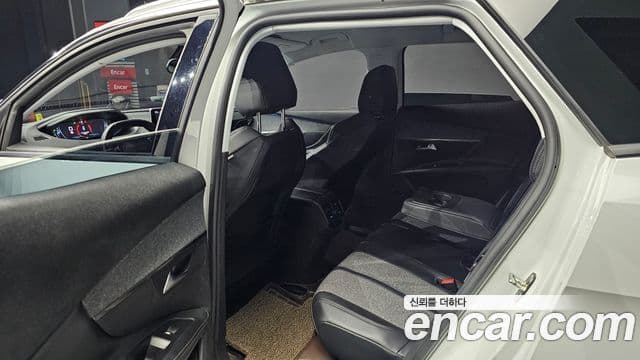 Peugeot 3008 2세대 1.6 BlueHDi Allure, 2018 12