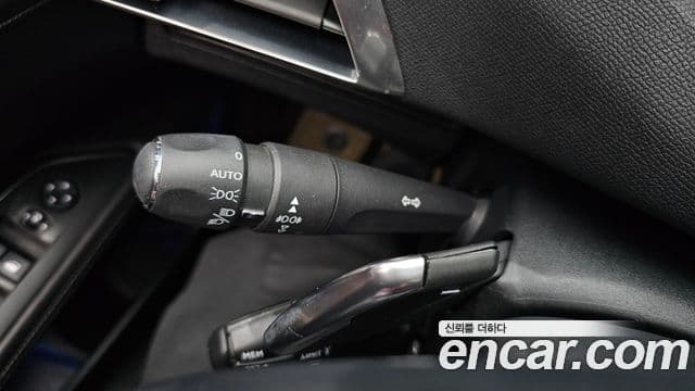 Peugeot 3008 2세대 1.6 BlueHDi Allure, 2018 17