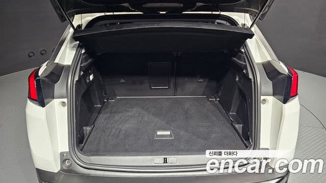 Peugeot 3008 2세대 1.6 BlueHDi Allure, 2018 20