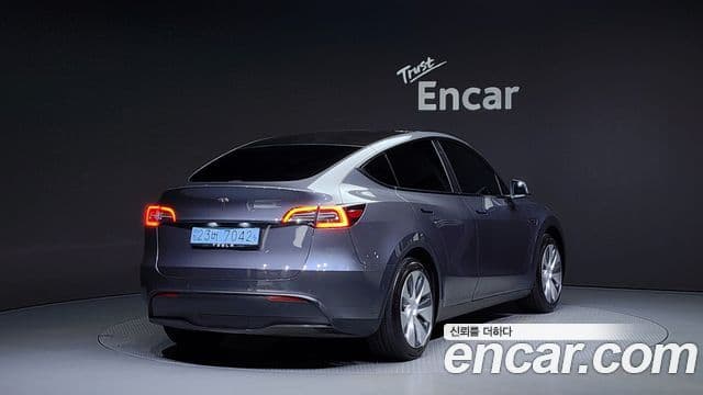 Tesla модель Y Standard Range, 2021 2
