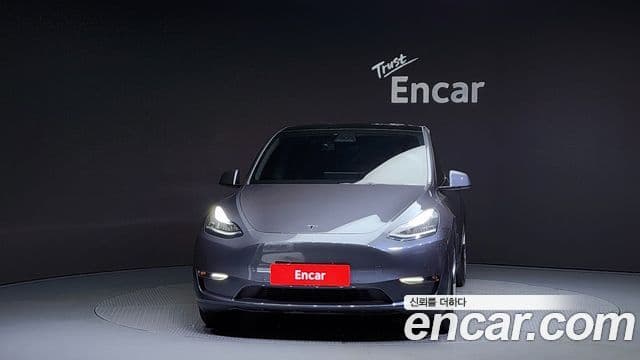 Tesla модель Y Standard Range, 2021 3