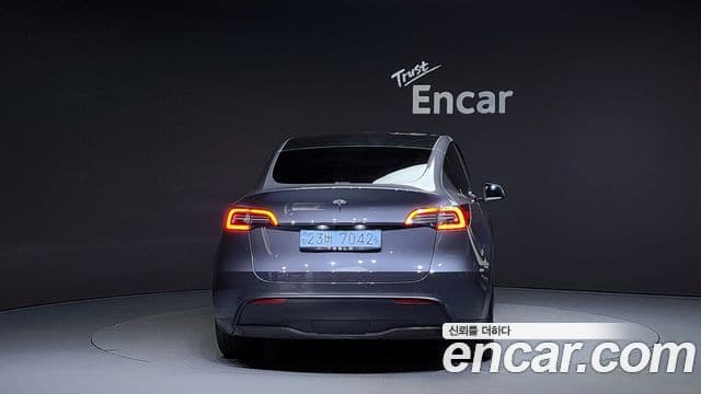 Tesla модель Y Standard Range, 2021 4