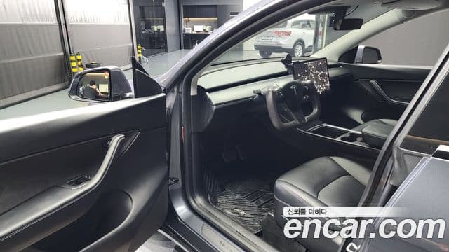 Tesla модель Y Standard Range, 2021 10