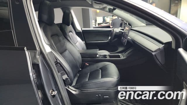 Tesla модель Y Standard Range, 2021 11