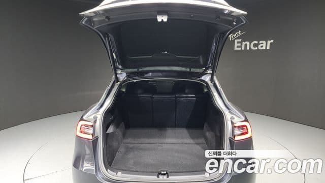 Tesla модель Y Standard Range, 2021 20