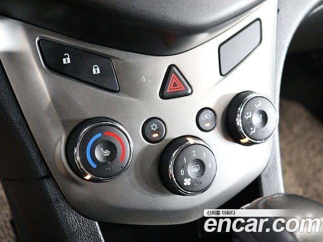 Chevrolet(GM대우) 아베오 хэтчбек топовая версия, 2015 13