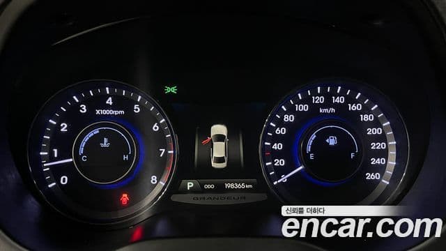 Hyundai Grandeur HG Executive, 2012 9