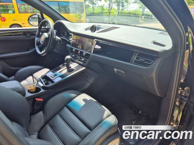 Porsche Macan 95B, 2024 7
