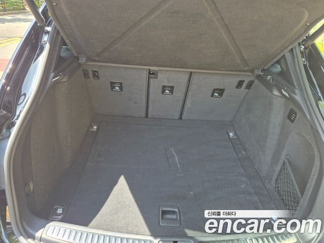 Porsche Macan 95B, 2024 13