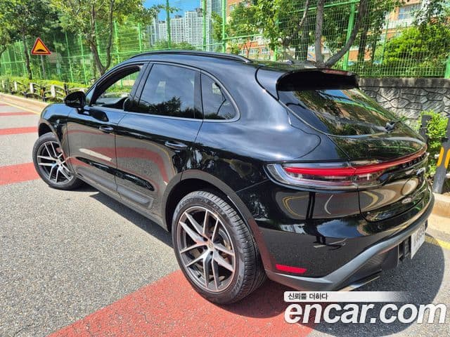 Porsche Macan 95B, 2024 15