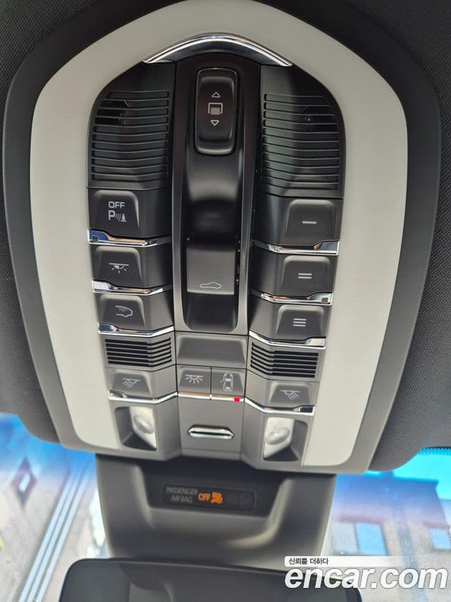 Porsche Macan 95B, 2024 19