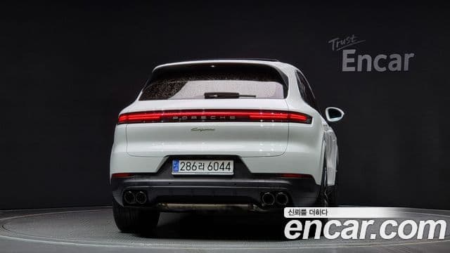 Porsche Cayenne (PO536) 3.0 E-гибрид, 2025 4