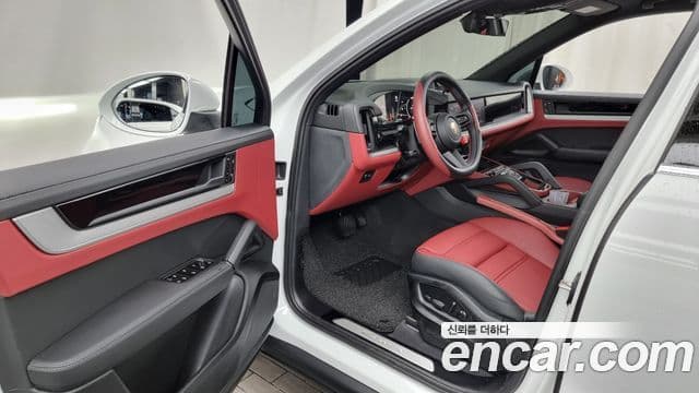 Porsche Cayenne (PO536) 3.0 E-гибрид, 2025 10