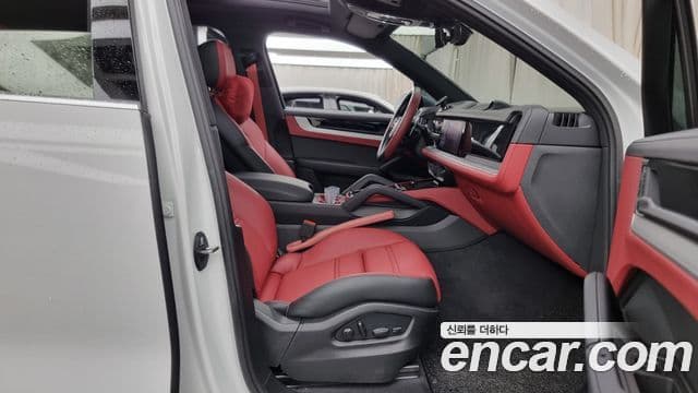 Porsche Cayenne (PO536) 3.0 E-гибрид, 2025 11