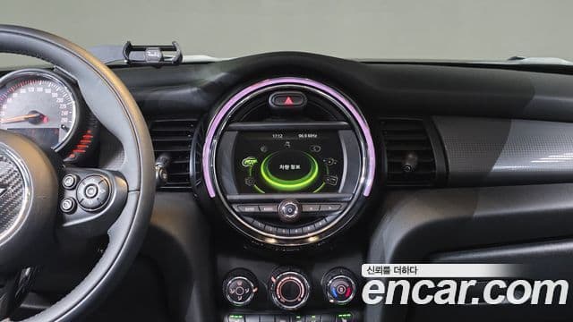 Mini Cooper D 3세대, 2017 16