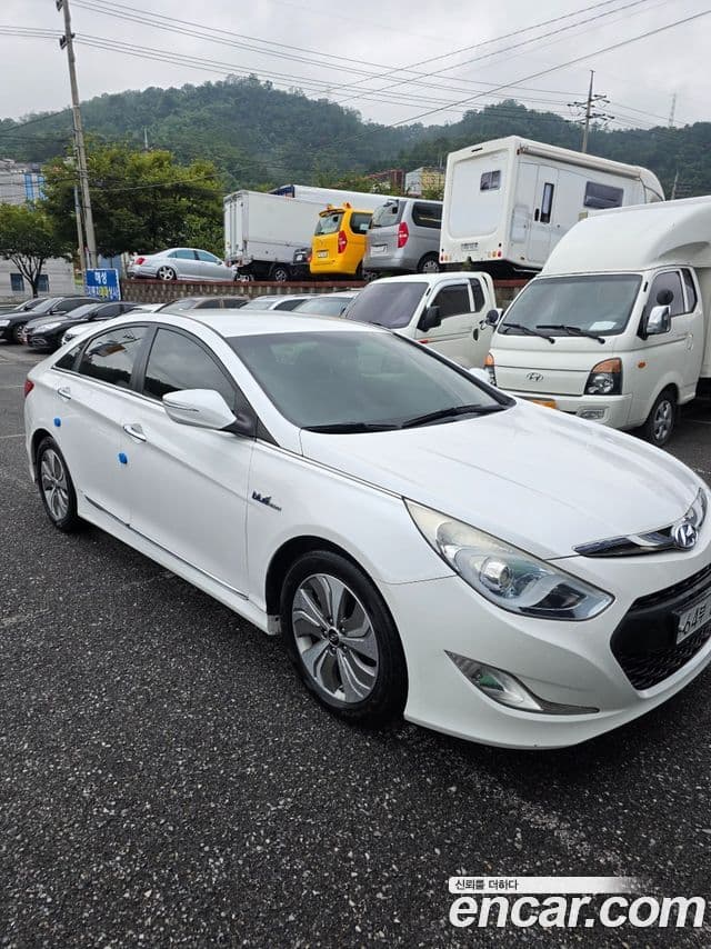 Hyundai Sonata гибрид Premium, 2014 4