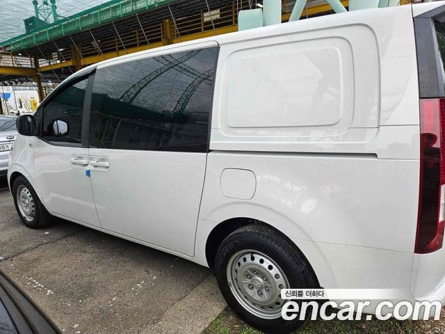 Hyundai Staria Smart, 2023 все фото