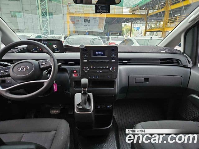 Hyundai Staria Smart, 2023 6