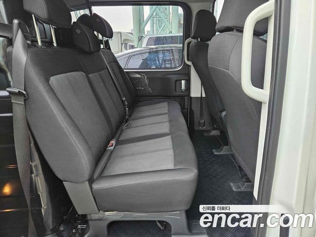 Hyundai Staria Smart, 2023 13